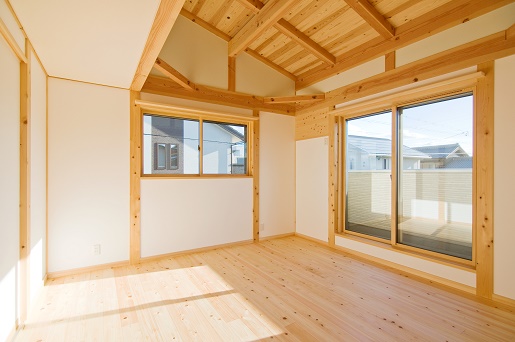 豊田市の木の家工務店都築建設の施工例ｍ様邸寝室
