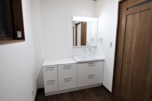 豊田市の木の家工務店都築建設の施工例洗面・脱衣室