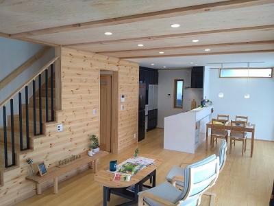 豊田市木の家工務店都築建設の施工例リビングダイニング