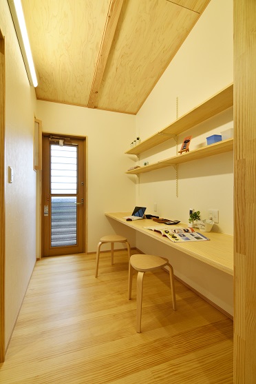 豊田市木の家工務店都築建設の施工例　ファミリースペース　