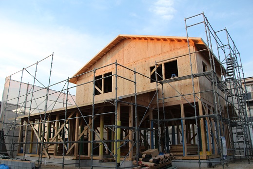 豊田市木の家工務店都築建設の新築住宅雨楽な家の建前完了