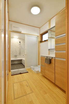 3畳の洗面室とユニットバス　豊田市新築住宅