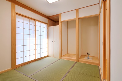 豊田市木の家工務店都築建設の新築住宅　おしゃれな和室　障子と畳