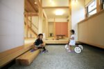 豊田市木の家工務店都築建設　雨楽な家名古屋モデルハウス　広い土間