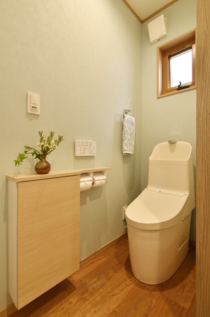 豊田市木の家工務店都築建設の新築住宅 トイレ